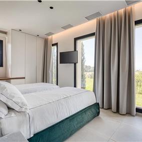 5 bedroom luxury seaside villa with indoor & outdoor pool, near Acharavi, sleeps 10